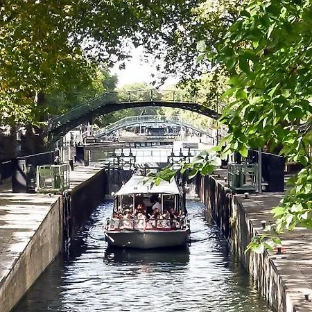Charming Central Studio Paris