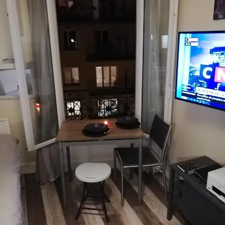 Charming Central Studio *